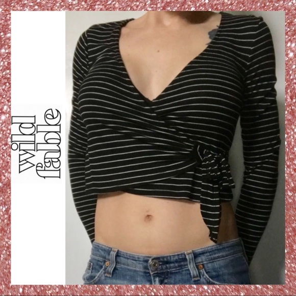 wild fable Tops - LIKE NEW Wild Fable Black White Crop Top Medium M